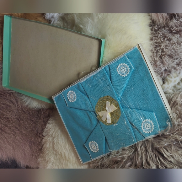 Vintage 1960s Lady Cristina Luxury Place Mat Set- aqua - Picture 3 of 16